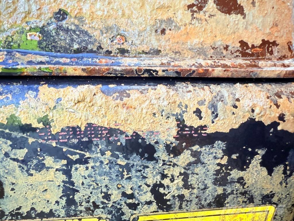 JCB 3TST 건설현장 덤프트럭