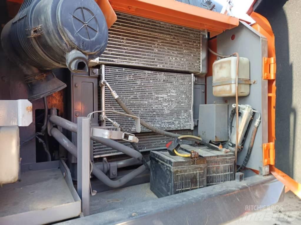 Hitachi ZX160 대형 굴삭기 29톤 이상