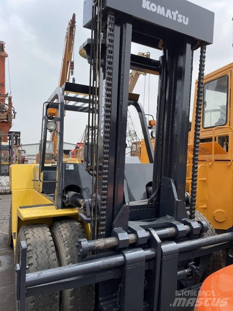 Komatsu 15 Ton 디젤 지게차
