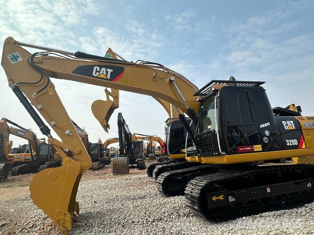 CAT 320 D 대형 굴삭기 29톤 이상