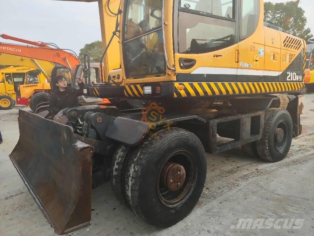 Hyundai 210W-9  휠 굴삭기