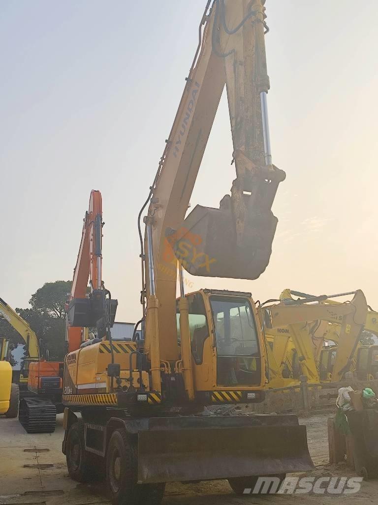 Hyundai 210W-9  휠 굴삭기