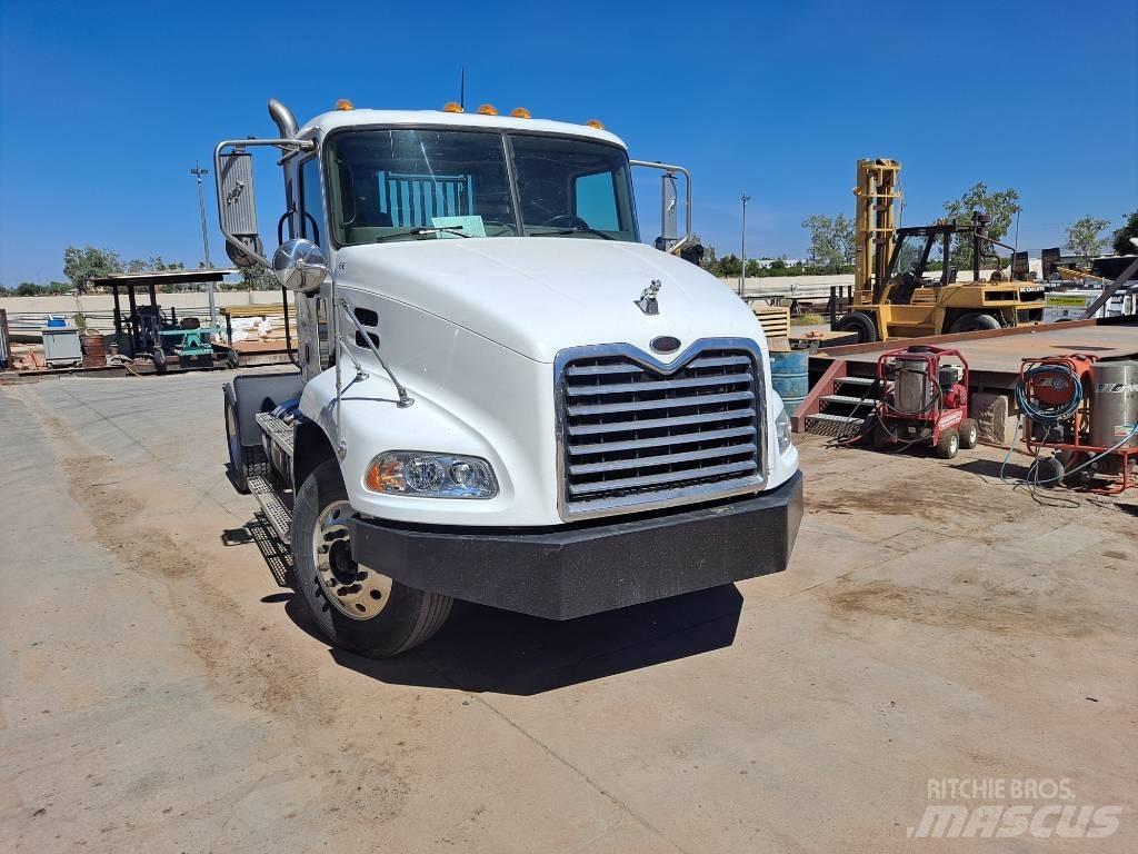 Mack CX612 트랙터 유닛