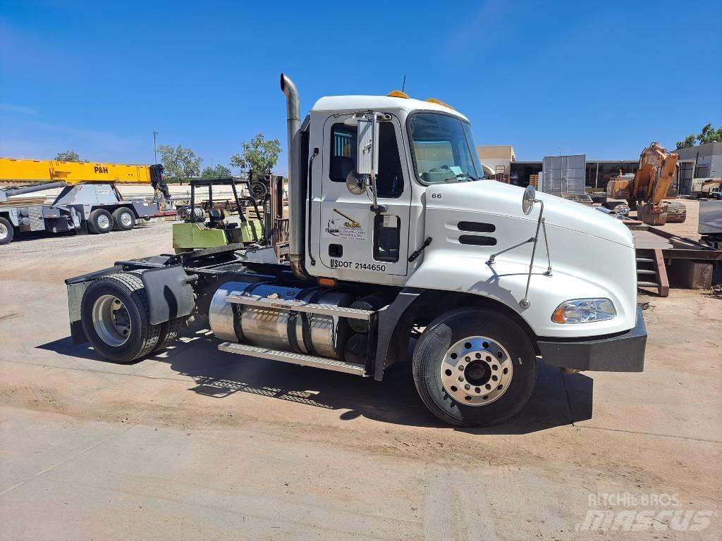 Mack CX612 트랙터 유닛
