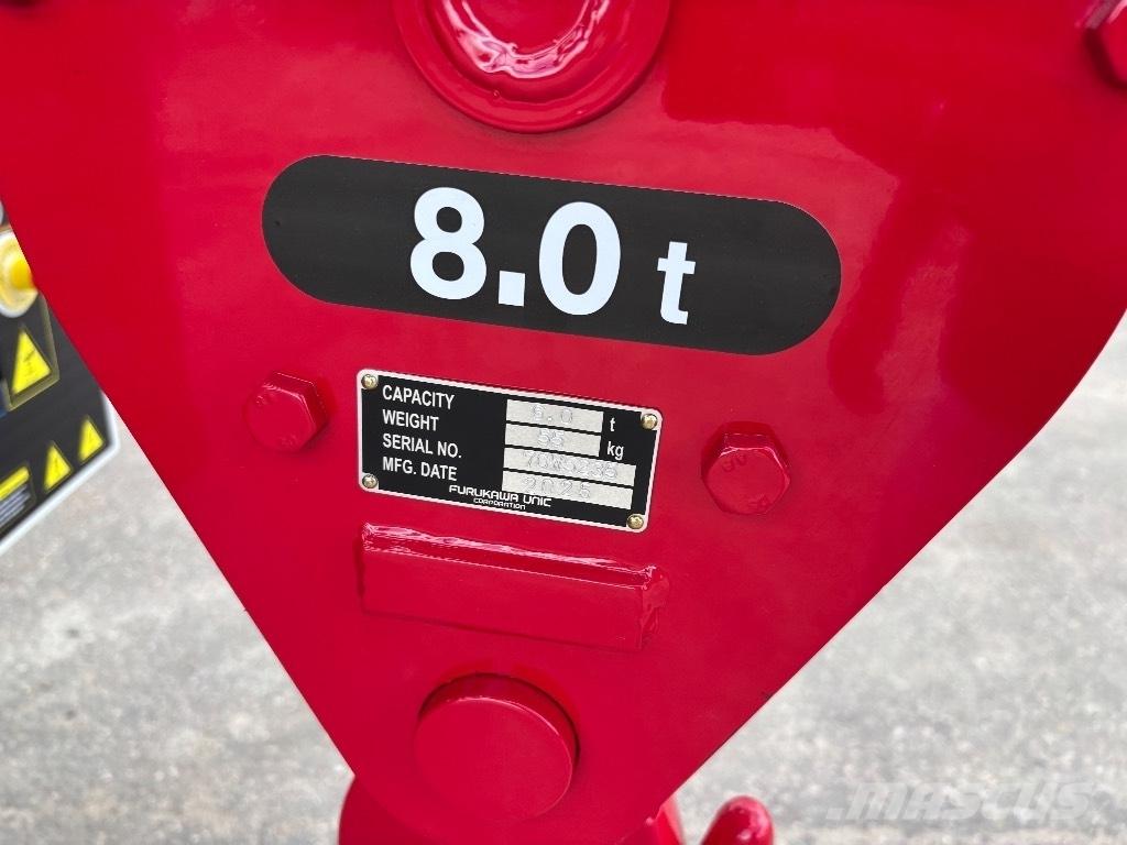 Unic URW 806 R/T 크레인