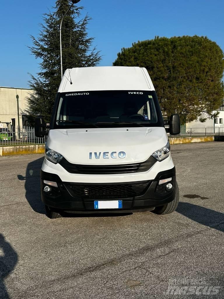 Iveco Daily 35 S16 패널 화물차