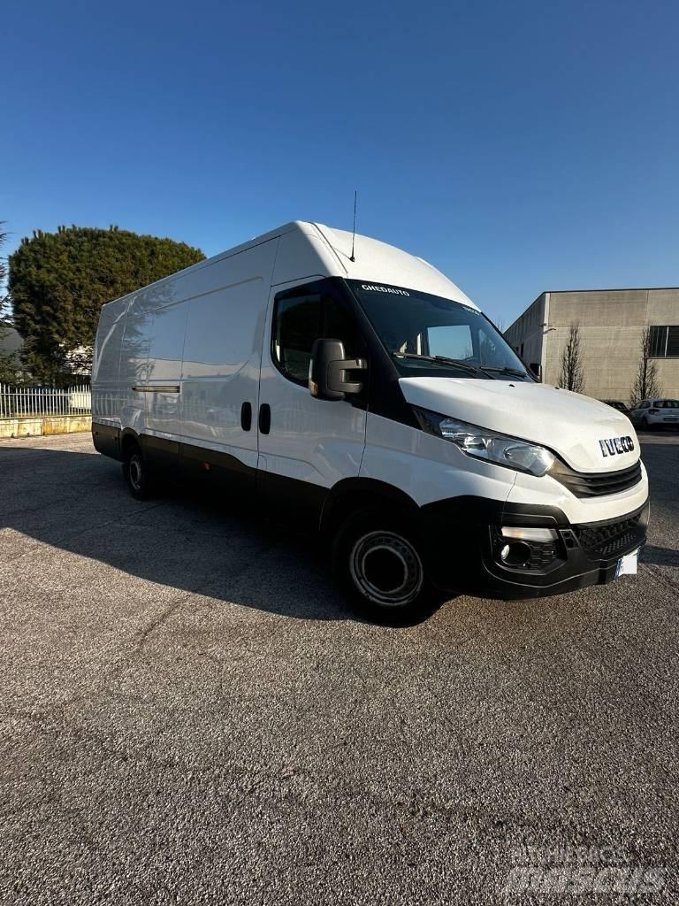 Iveco Daily 35 S16 패널 화물차