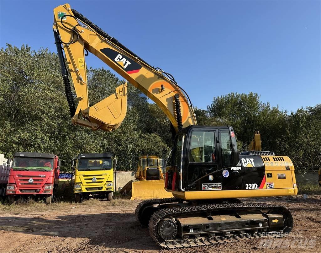 CAT 320 D L 대형 굴삭기 29톤 이상