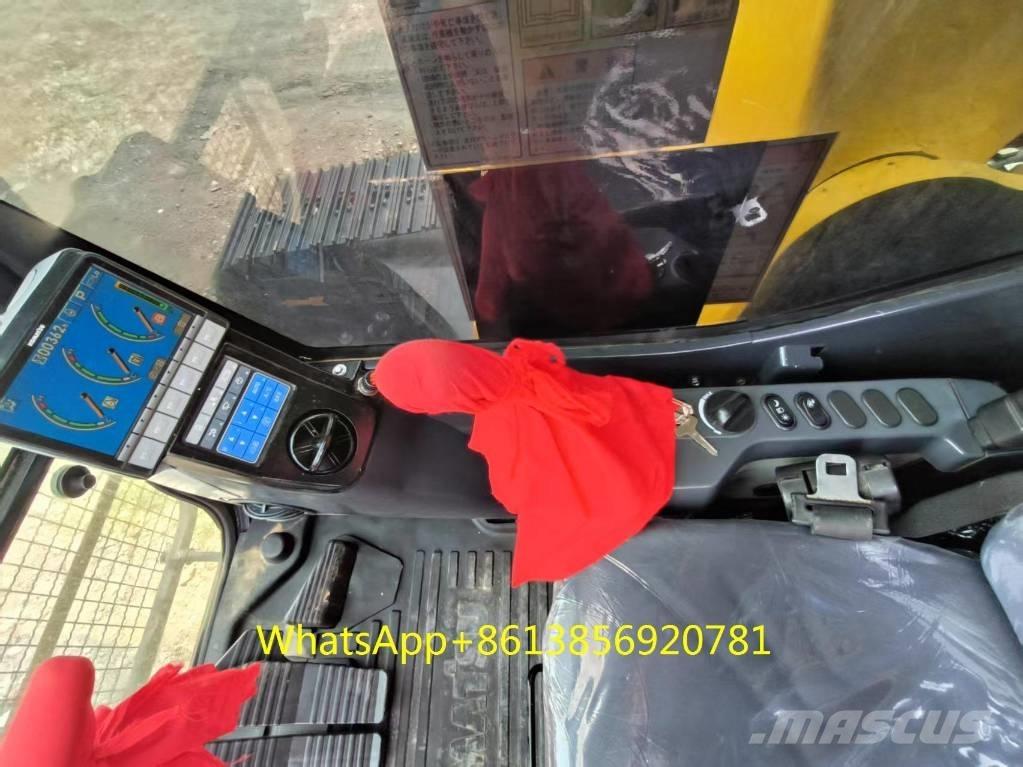 Komatsu PC 240-8 대형 굴삭기 29톤 이상