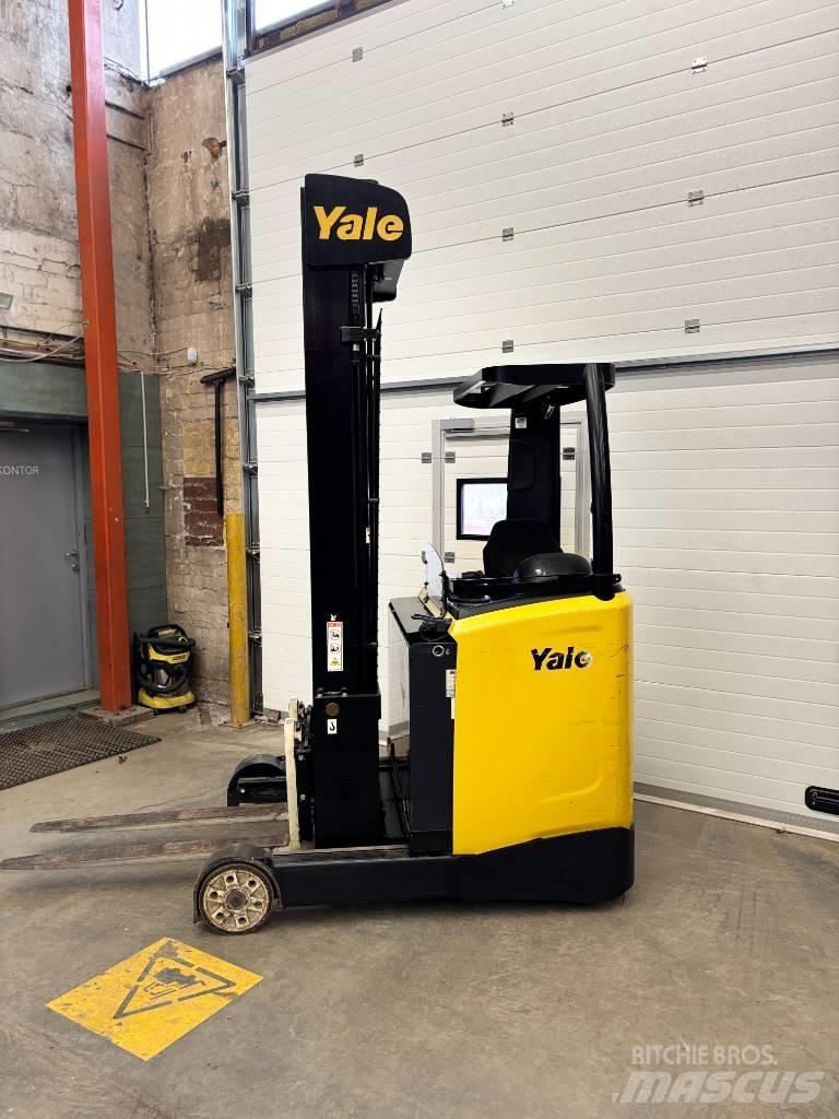 Yale MR 14 리치 트럭