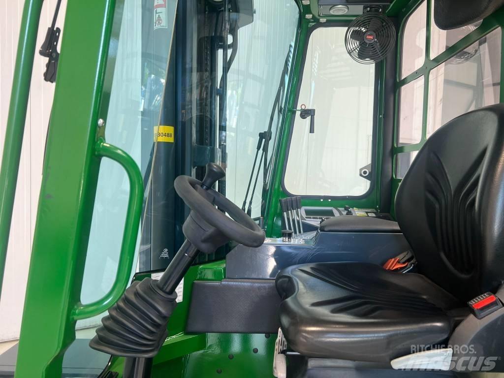 Combilift C4000ET 4방향 리치트럭