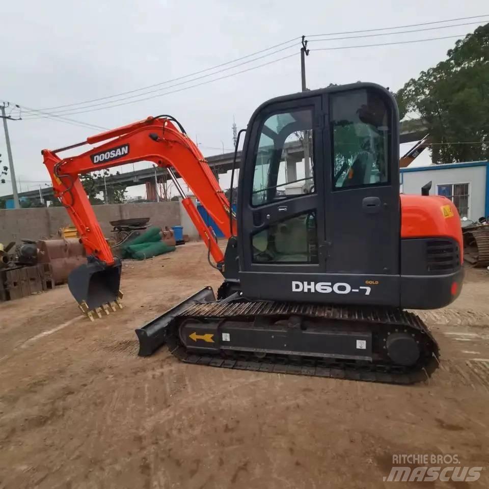 Doosan DH60-7 대형 굴삭기 29톤 이상