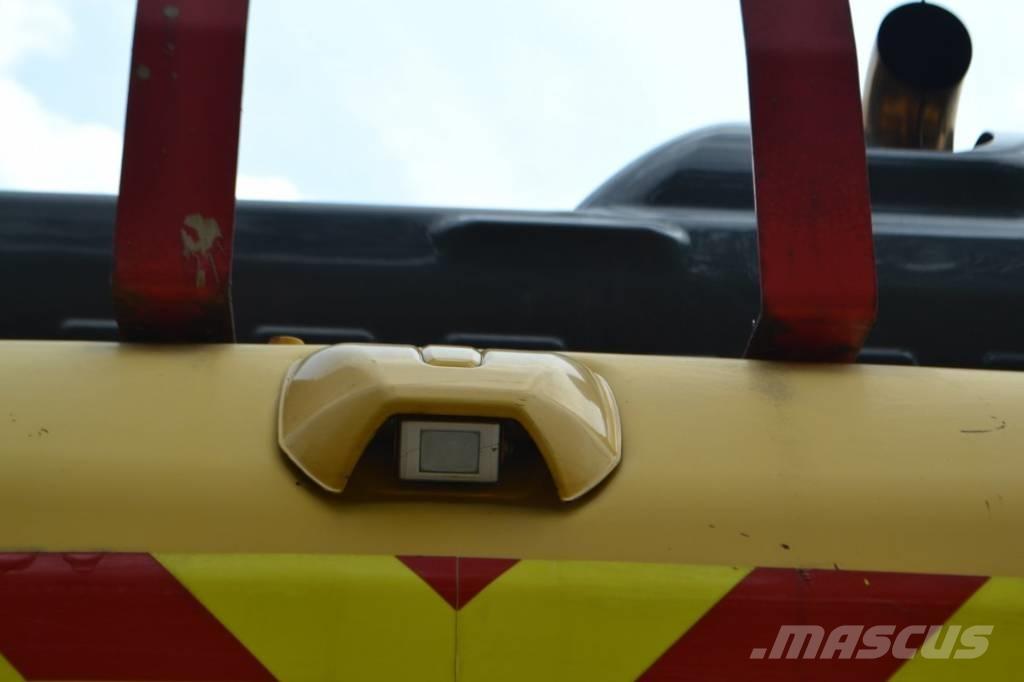 Komatsu PC 210 LC-11 대형 굴삭기 29톤 이상