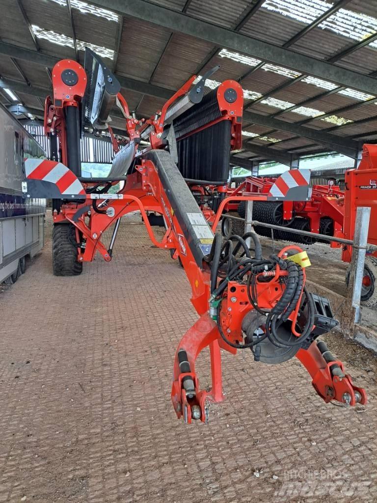 Kuhn Merge Maxx 갈퀴 및 테더