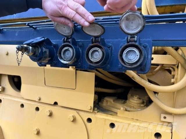 Komatsu D 85 P-18 크롤러 도저