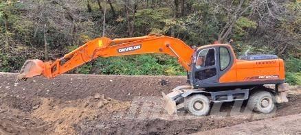 Doosan DX210WA  휠 굴삭기