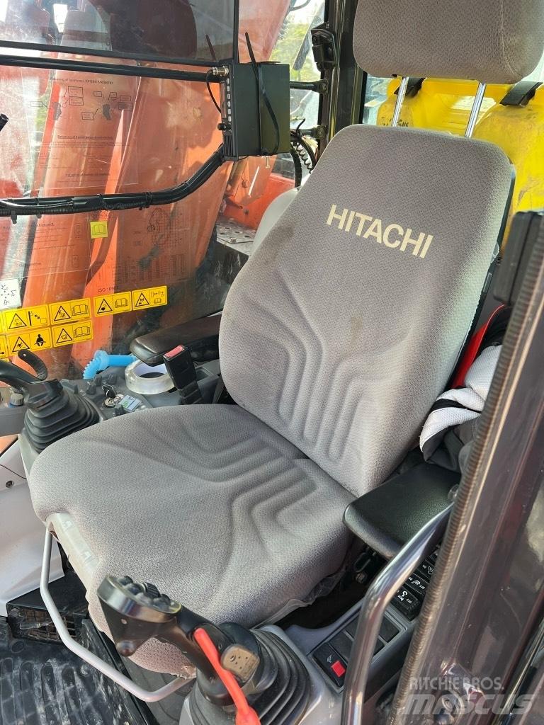 Hitachi ZX 135 US-6 대형 굴삭기 29톤 이상