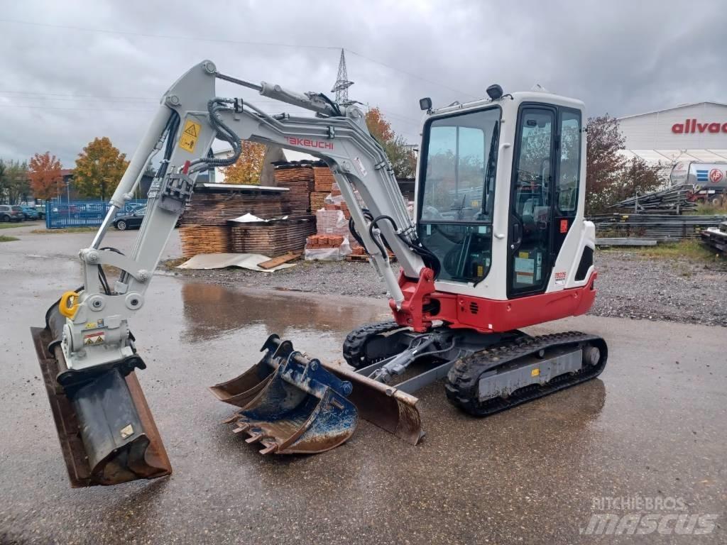 Takeuchi TB 225 소형 굴삭기 7톤 미만