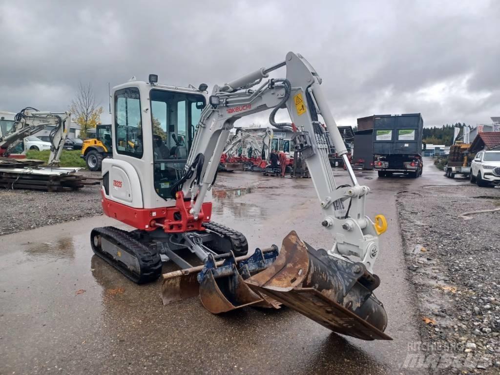 Takeuchi TB 225 소형 굴삭기 7톤 미만