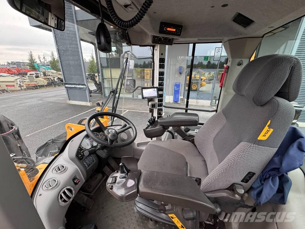 Volvo L 120 H  휠로우더