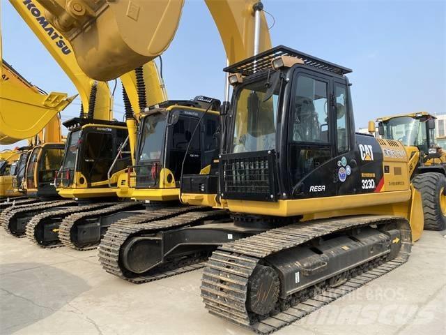 CAT 323 D L 대형 굴삭기 29톤 이상