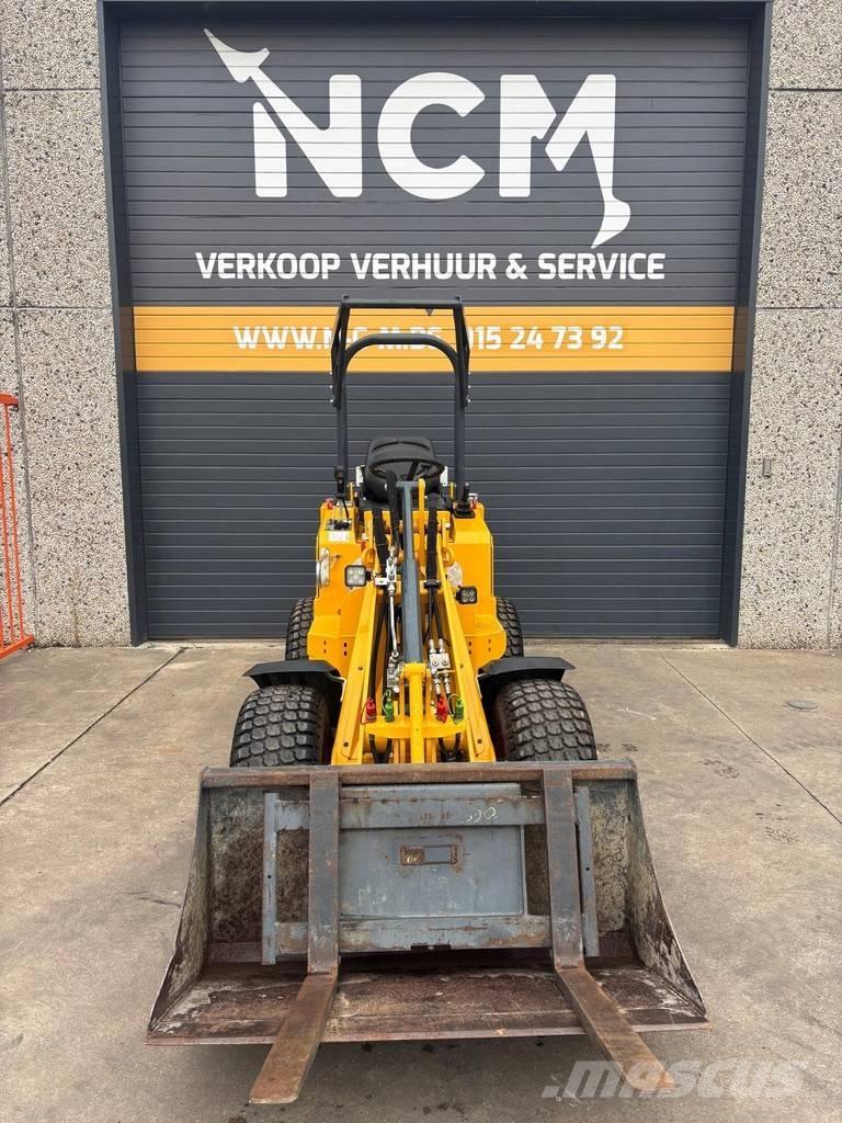 Knikmops KM 130  휠로우더