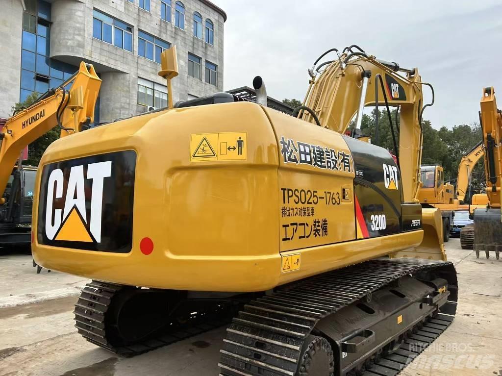 CAT 320 대형 굴삭기 29톤 이상
