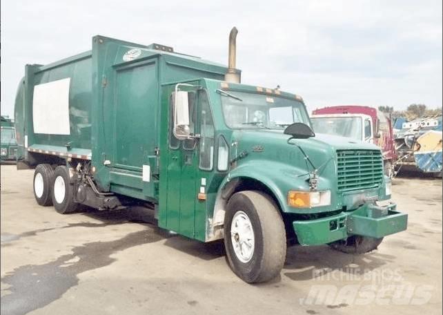International 4900 폐기물 수거 트럭