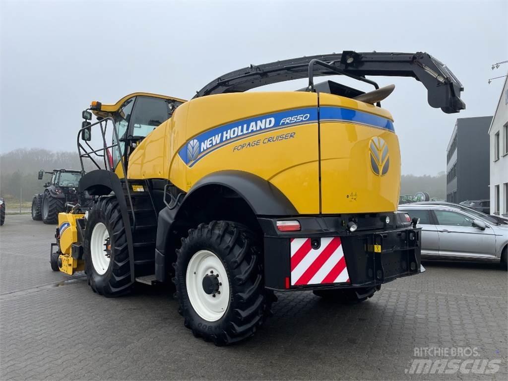 New Holland FR 550 목초 수확기