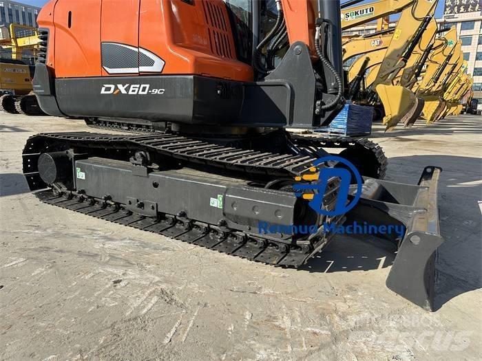 Doosan DX 60 소형 굴삭기 7톤 미만