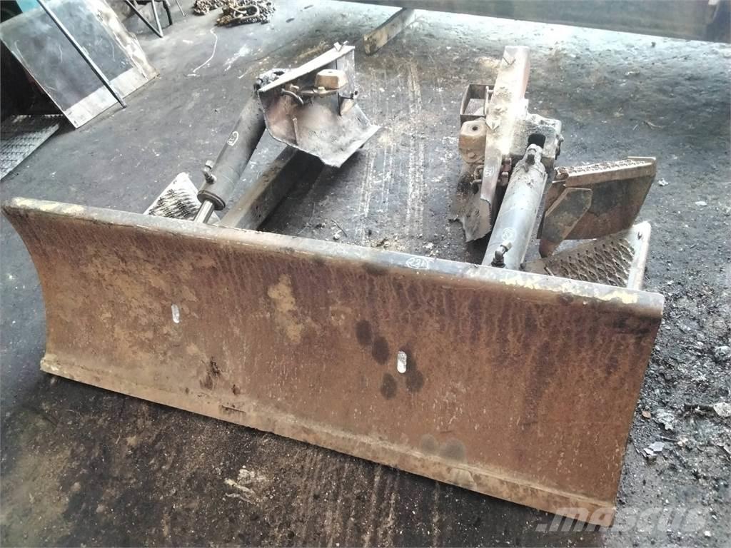 Valmet 840.3 기타 구성품