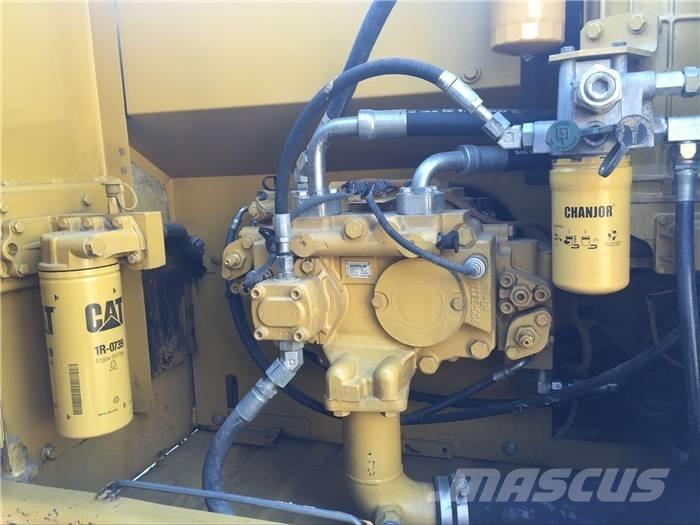 CAT 320 D 대형 굴삭기 29톤 이상