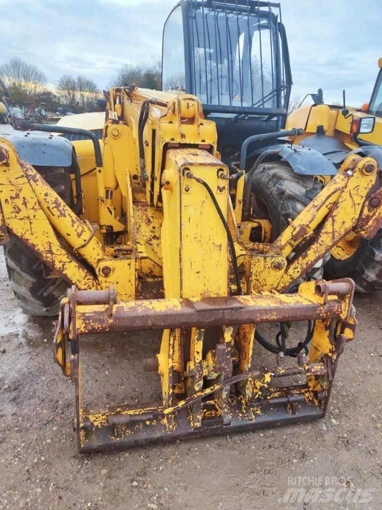 JCB 532-120 텔러 핸들러