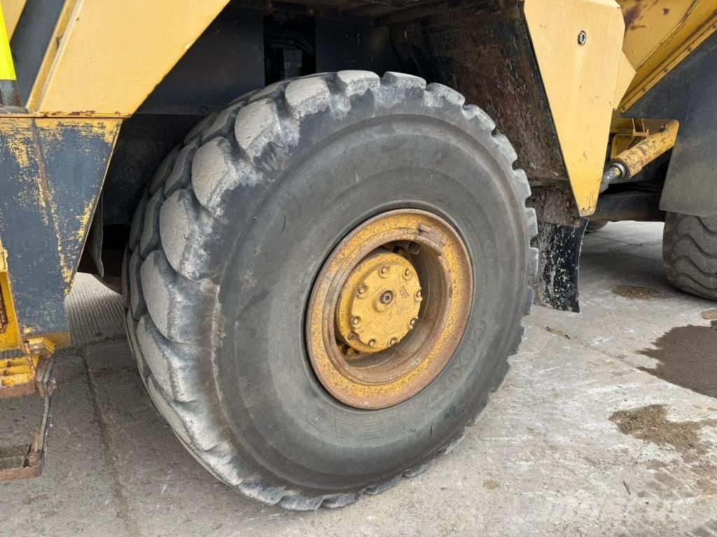 Komatsu HM 350-1 연결식 홀러