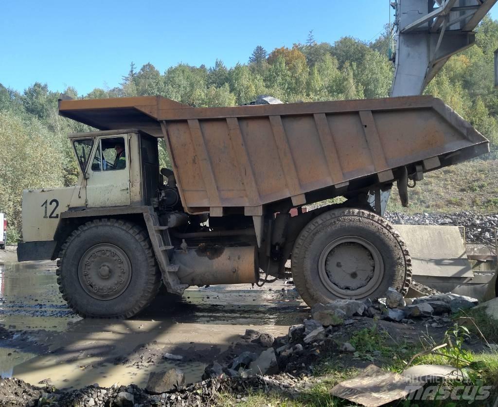 Belaz 75485 초대형 덤프 트럭