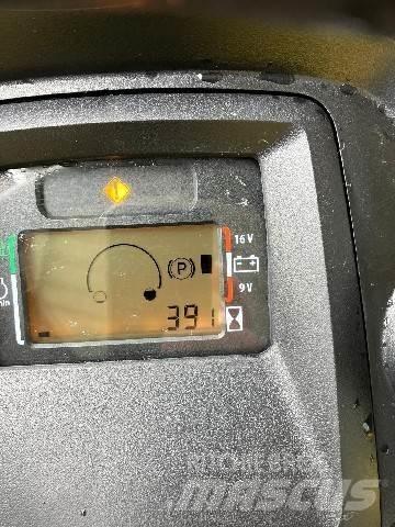 John Deere X590 탑승형 잔디깎기