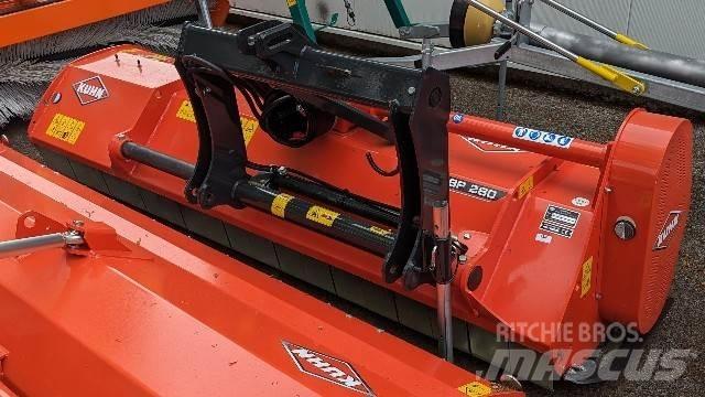 Kuhn BP280 목장 제초기 및 토퍼