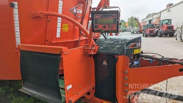 Kuhn Profile 22.2CL 사료 공급기