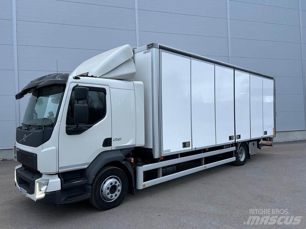 Volvo FL 탑차 트럭