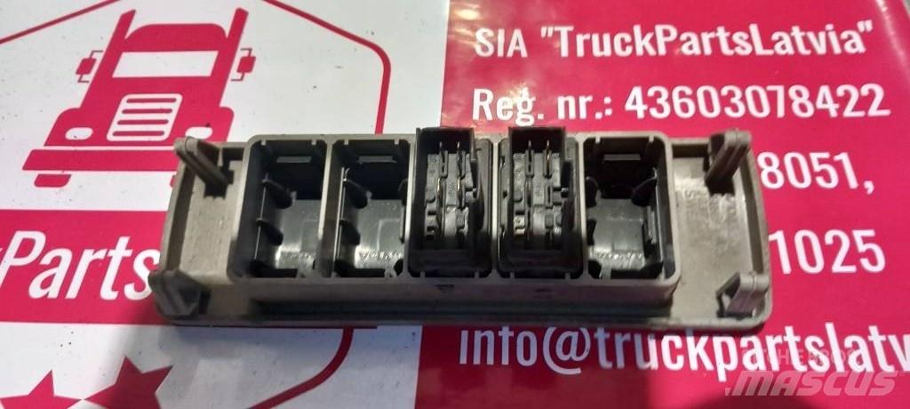 Volvo FH 12.   20372024 캐빈 및 인테리어
