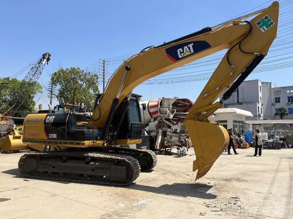 CAT 320 D L 대형 굴삭기 29톤 이상