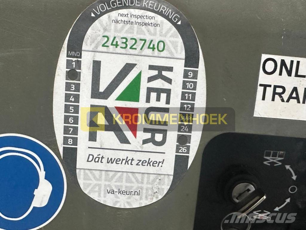 JLG M 3369 가위형 리프트