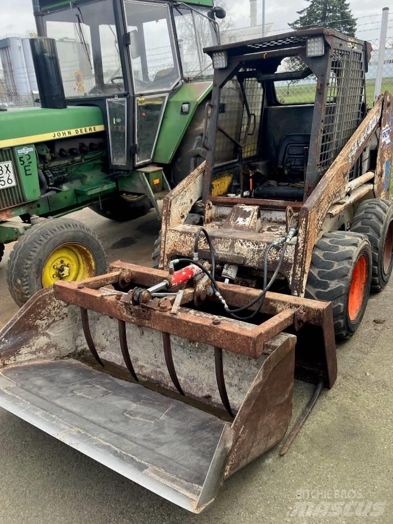 Bobcat 743  스키드로더