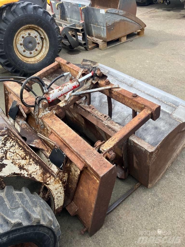 Bobcat 743  스키드로더
