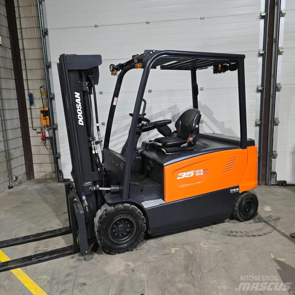 Doosan B 35 X-7 전동 지게차