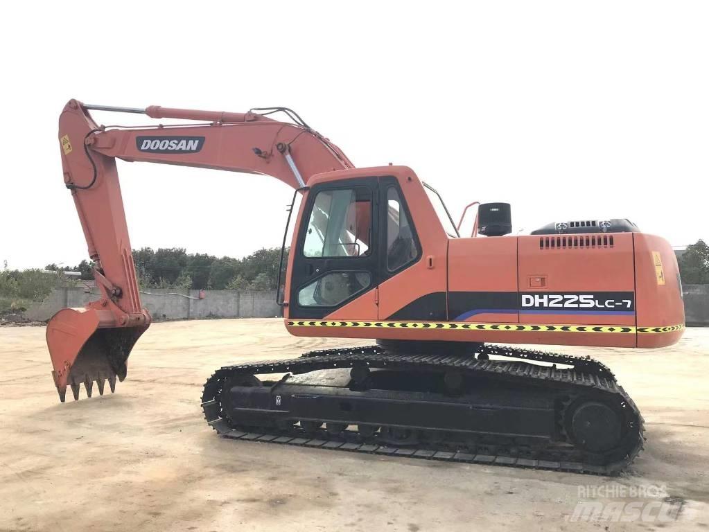 Doosan DH 225 LC-9 대형 굴삭기 29톤 이상