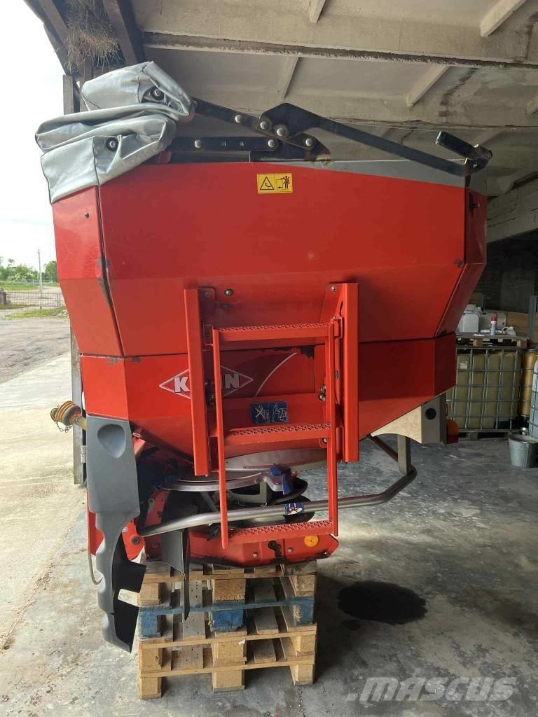Kuhn 40.1W 미네랄 살포기