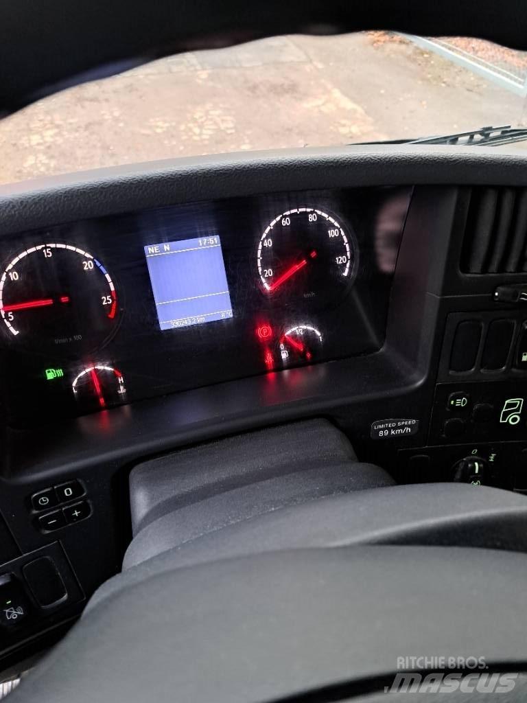 Scania P 280 탑차 트럭