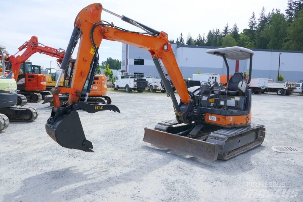 Hitachi ZX40U-3 소형 굴삭기 7톤 미만
