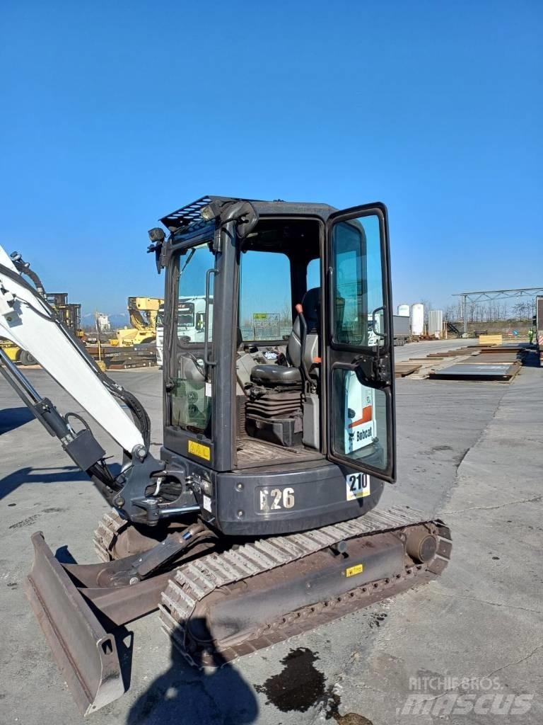 Bobcat E26 소형 굴삭기 7톤 미만